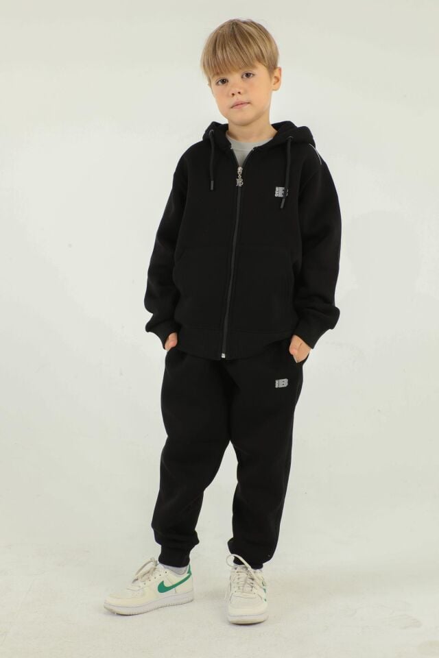 Kapüşonlu 3 Parçadan oluşan Erkek Çocuk Eşofman Takımı