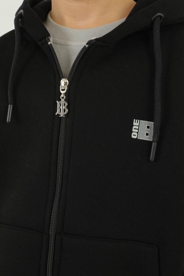 Kapüşonlu 3 Parçadan oluşan Erkek Çocuk Eşofman Takımı