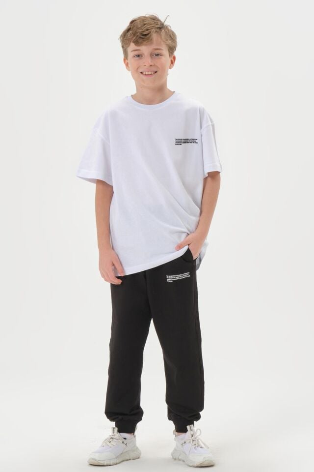 PENYE SÜPREM KUMAŞ BASKI DETAYLI ÇİFT CEPLİ AYARLANABİLİR BEL LASTİKLİ YAZLIK BİSİKLET YAKA ERKEK ÇOCUK ALT ÜST EŞOFMAN TAKIMI