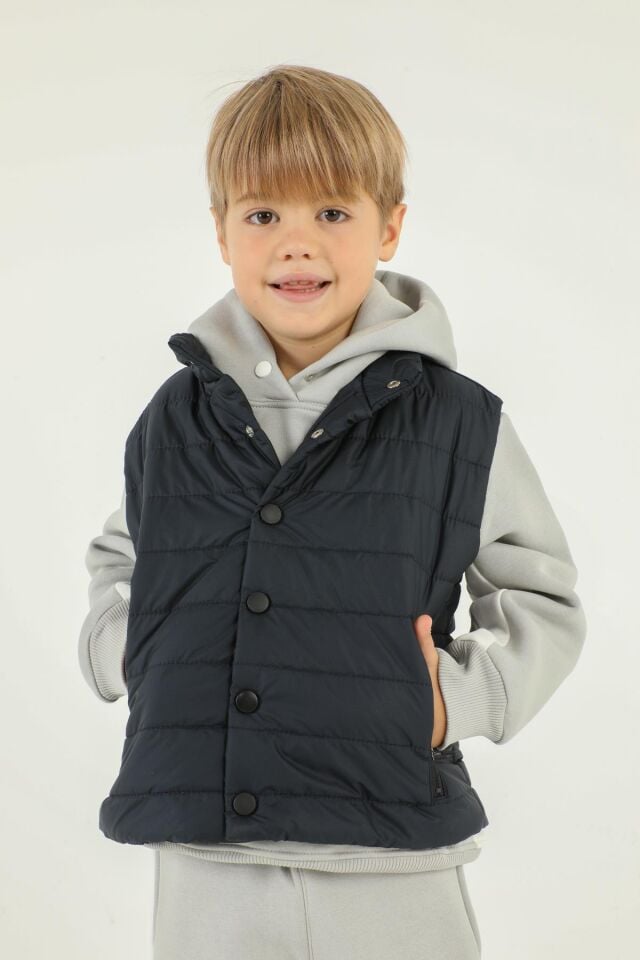 Dik Yaka Düğme Detaylı Çift Cepli Erkek Çocuk Şişme Yelek