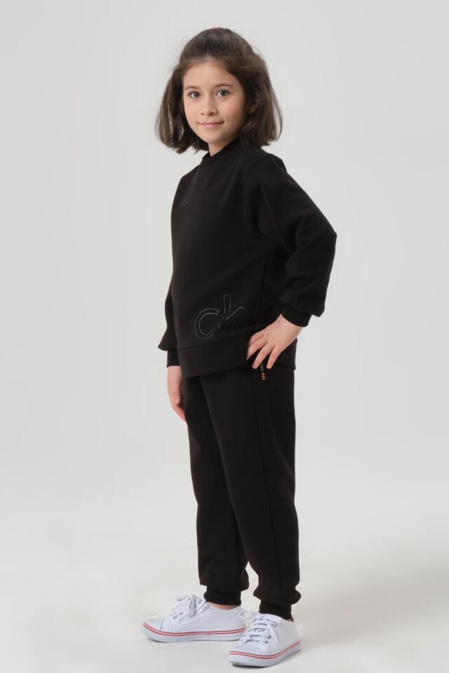 KIZ ÇOCUK BİSİKLET YAKA ÇELİKLİ İNTERLOK KUAMŞTAN BASKI DETAYLI EŞOFMAN ALT ÜST TAKIMI