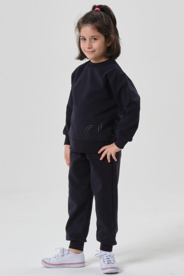 KIZ ÇOCUK BİSİKLET YAKA ÇELİKLİ İNTERLOK KUAMŞTAN BASKI DETAYLI EŞOFMAN ALT ÜST TAKIMI