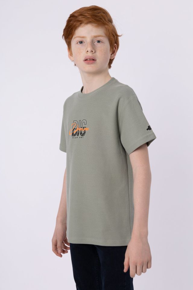 %100 PAMUKLU PETEK KUMAŞTAN TERLETMEYEN BASKILI CEP DETAYLI ERKEK ÇOCUK YAZLIK BİSİKLET YAKA T-SHIRT