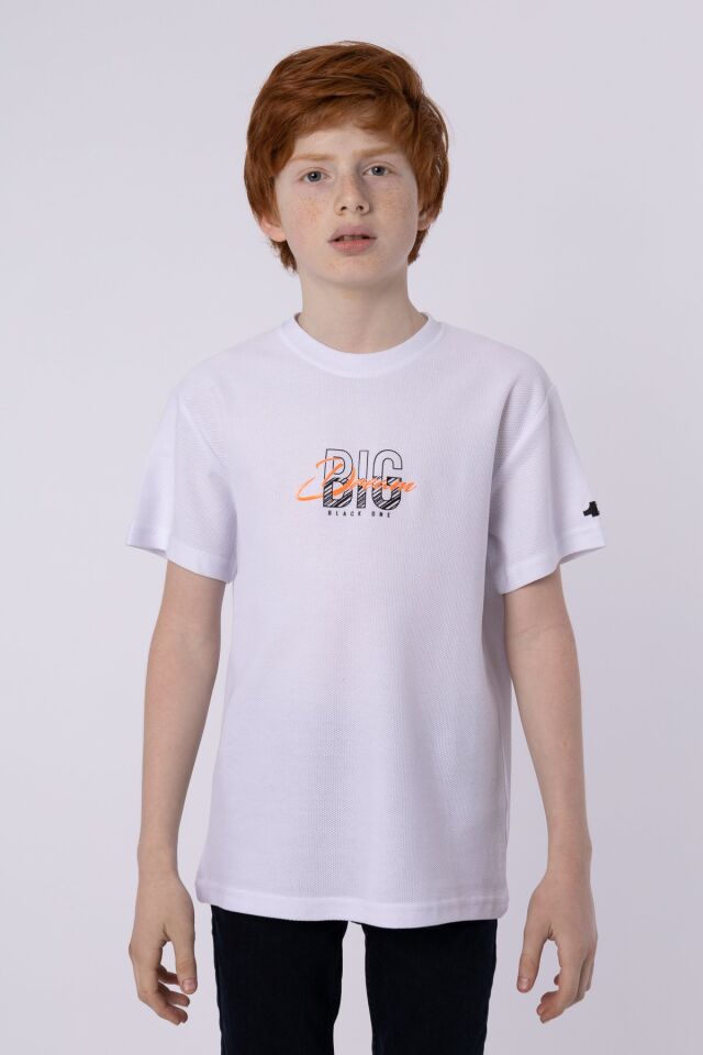 %100 PAMUKLU PETEK KUMAŞTAN TERLETMEYEN BASKILI CEP DETAYLI ERKEK ÇOCUK YAZLIK BİSİKLET YAKA T-SHIRT