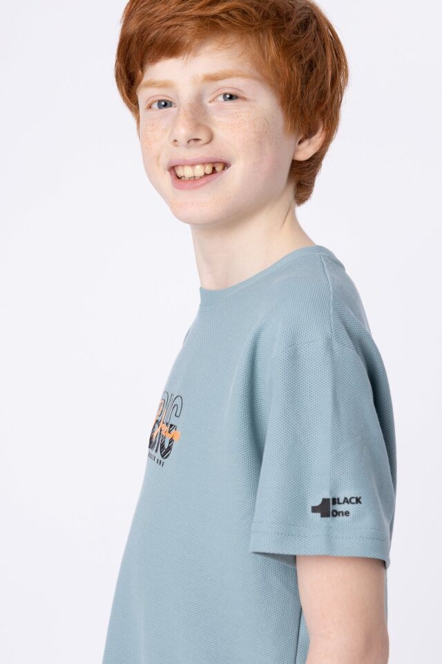 %100 PAMUKLU PETEK KUMAŞTAN TERLETMEYEN BASKILI CEP DETAYLI ERKEK ÇOCUK YAZLIK BİSİKLET YAKA T-SHIRT 8-9 Yaş - COMEO BLUE