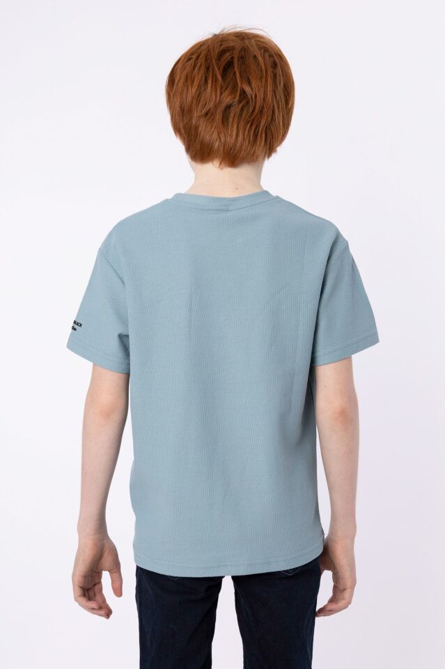 %100 PAMUKLU PETEK KUMAŞTAN TERLETMEYEN BASKILI CEP DETAYLI ERKEK ÇOCUK YAZLIK BİSİKLET YAKA T-SHIRT 8-9 Yaş - COMEO BLUE