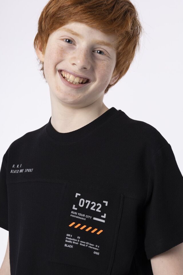 %100 PAMUKLU PETEK KUMAŞTAN TERLETMEYEN BASKILI CEP DETAYLI ERKEK ÇOCUK YAZLIK BİSİKLET YAKA T-SHIRT 9-10 Yaş - SİYAH