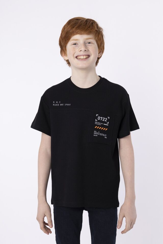 %100 PAMUKLU PETEK KUMAŞTAN TERLETMEYEN BASKILI CEP DETAYLI ERKEK ÇOCUK YAZLIK BİSİKLET YAKA T-SHIRT 8-9 Yaş - SİYAH