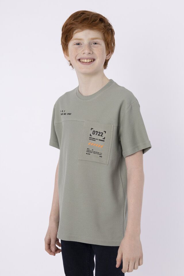 %100 PAMUKLU PETEK KUMAŞTAN TERLETMEYEN BASKILI CEP DETAYLI ERKEK ÇOCUK YAZLIK BİSİKLET YAKA T-SHIRT 9-10 Yaş - YEŞİL