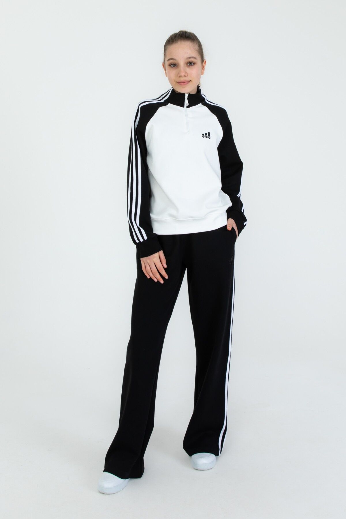 Kız Çocuk Yarım Fermuarlı Üst + Bol Paça Eşofman Takımı – Rahat Kalıp –  Likralı Pike Kumaş 2’li Set