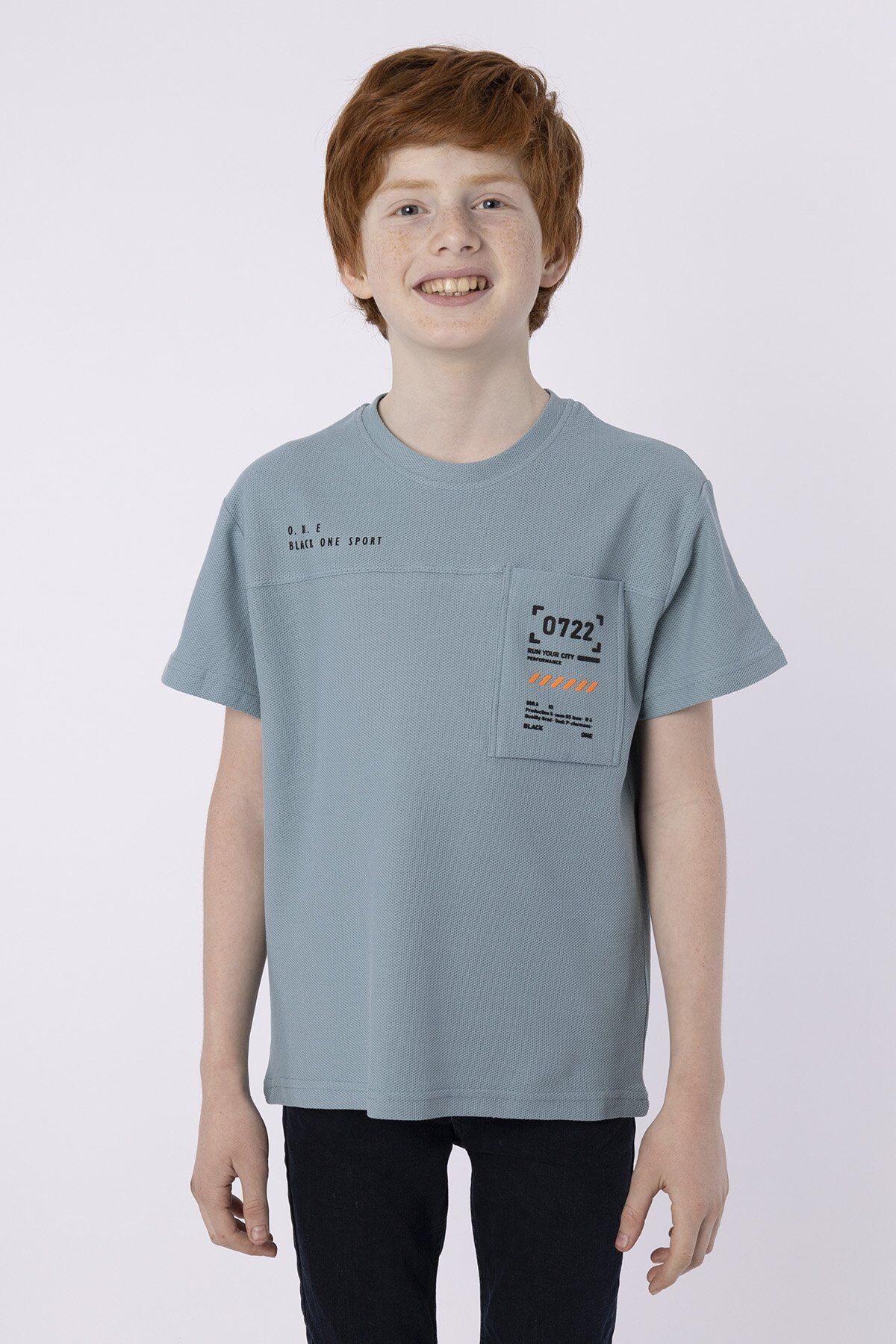 %100 PAMUKLU PETEK KUMAŞTAN TERLETMEYEN BASKILI CEP DETAYLI ERKEK ÇOCUK YAZLIK BİSİKLET YAKA T-SHIRT 9-10 Yaş - COMEO BLUE