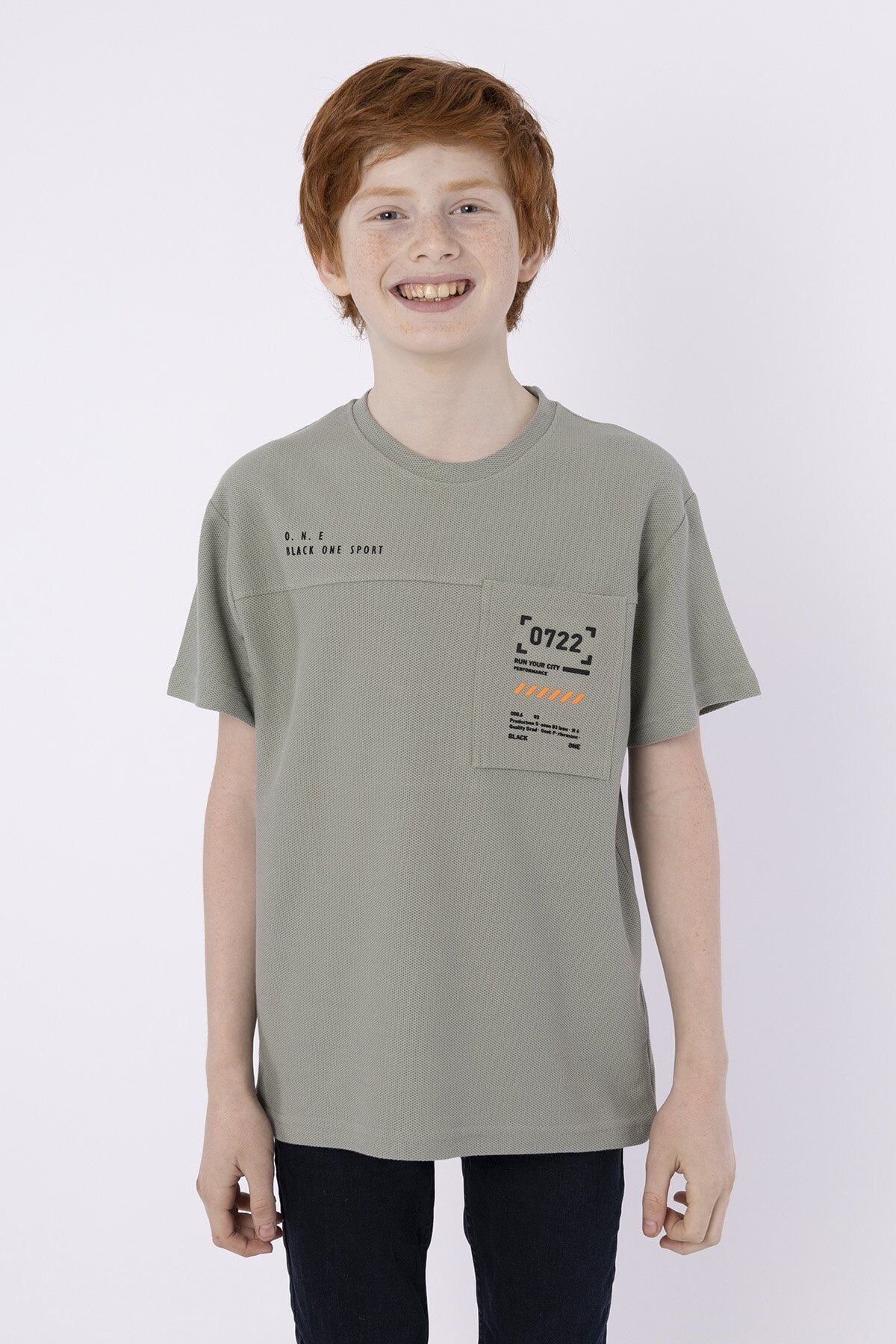 %100 PAMUKLU PETEK KUMAŞTAN TERLETMEYEN BASKILI CEP DETAYLI ERKEK ÇOCUK YAZLIK BİSİKLET YAKA T-SHIRT 11-12 Yaş - YEŞİL