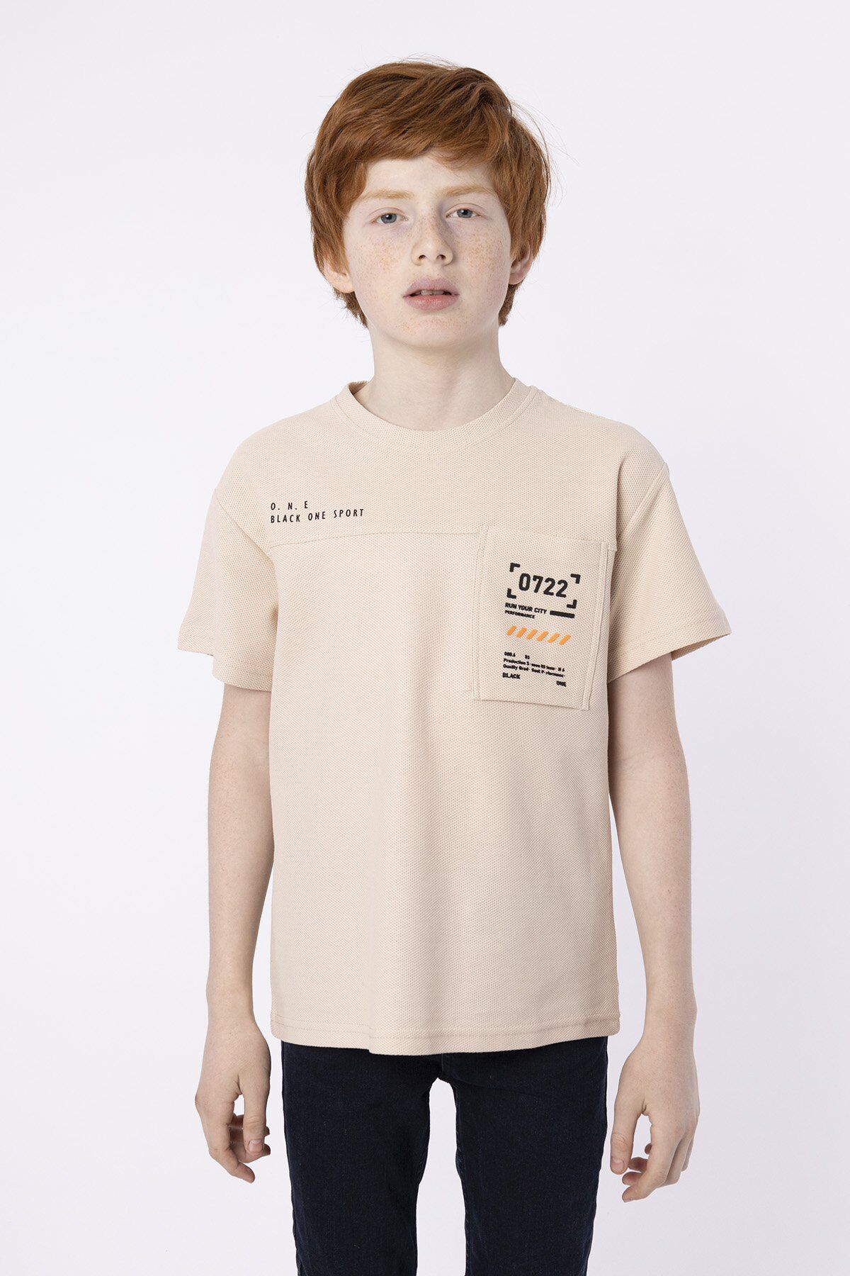 %100 PAMUKLU PETEK KUMAŞTAN TERLETMEYEN BASKILI CEP DETAYLI ERKEK ÇOCUK YAZLIK BİSİKLET YAKA T-SHIRT 8-9 Yaş - BEJ