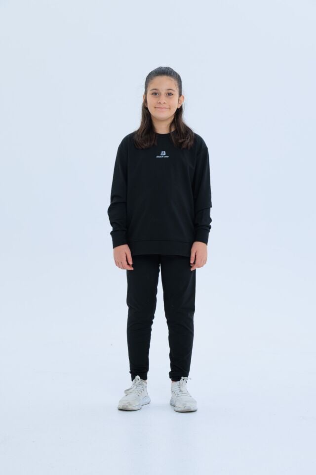 KOYU SİYAH