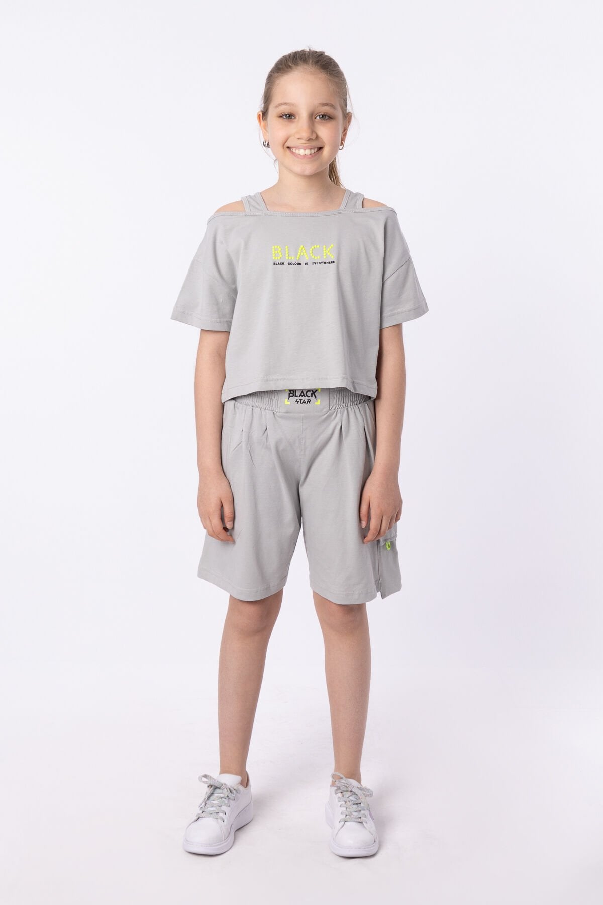 ORGANİK PAMUKLU BASKILI YÜKSEK BEL BOKSÖR KEMERLİ AÇIK OMUZLU CROP KESİM T-SHIRT SHORT TAKIMI 8-9 Yaş - GRİ