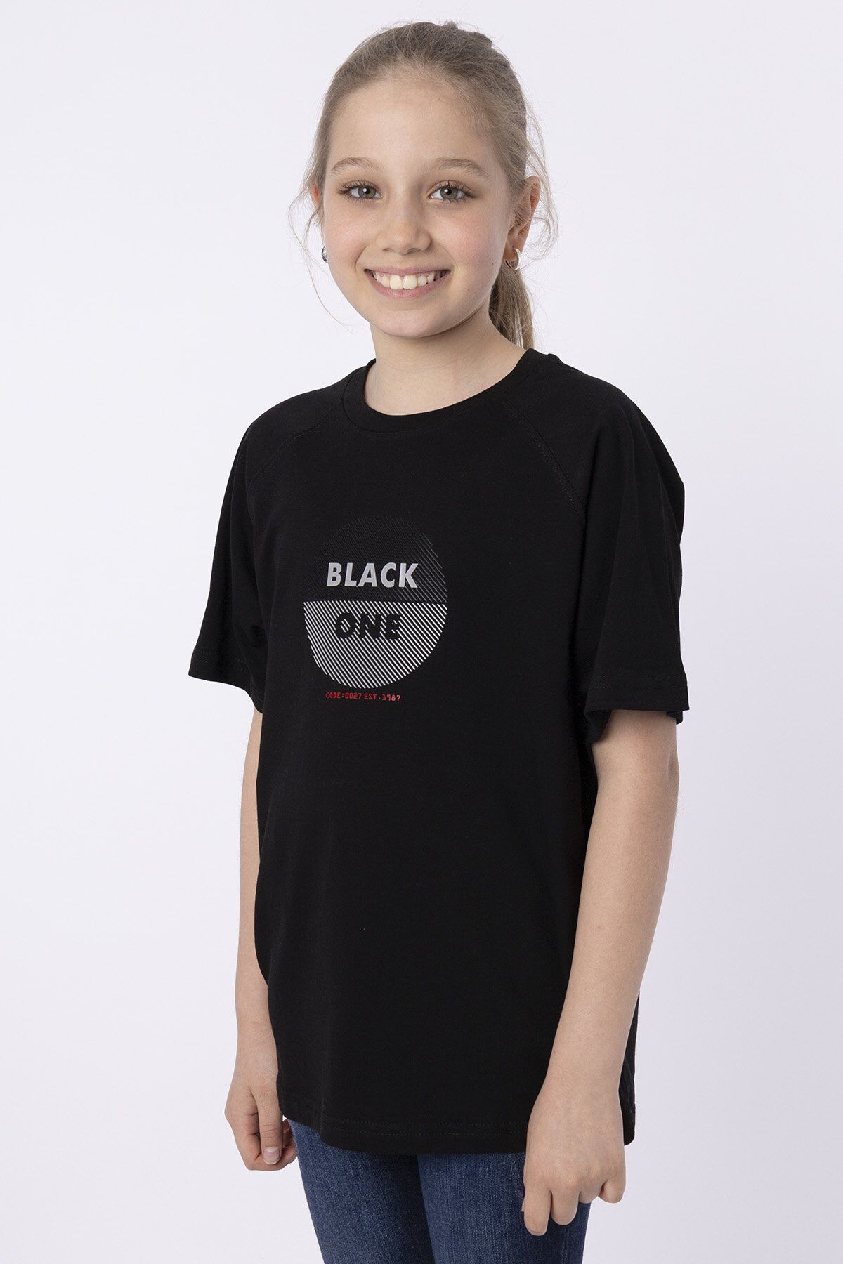 %100 PAMUK SÜPREM KUMAŞTAN ENJEKSİYON BASKILI KIZ ÇOCUK T-SHIRT YAZLIK BİSİKLET YAKA BLACK ONE