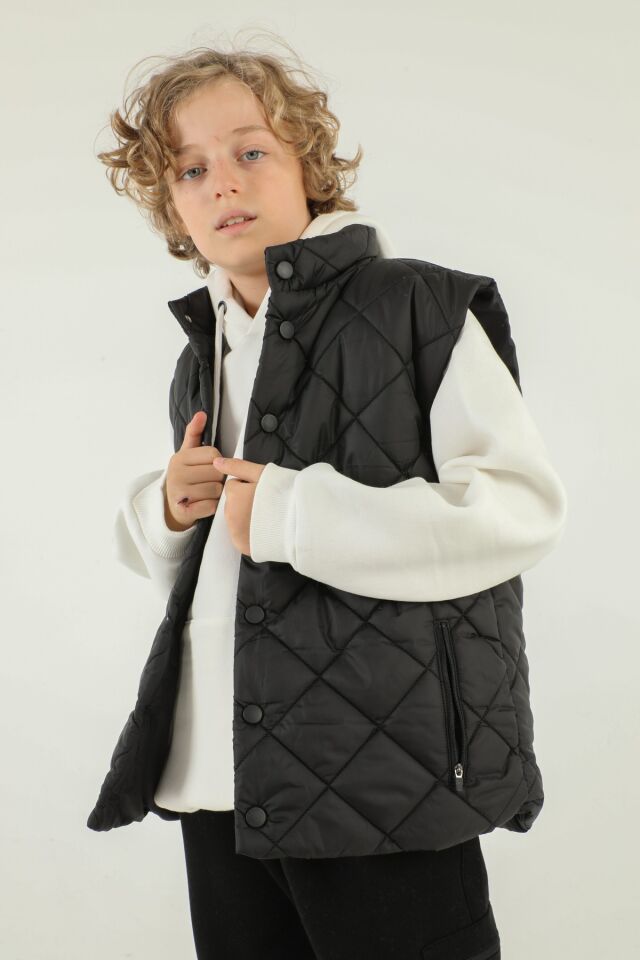 Dik Yaka Düğme Detaylı Erkek Çocuk Yelek