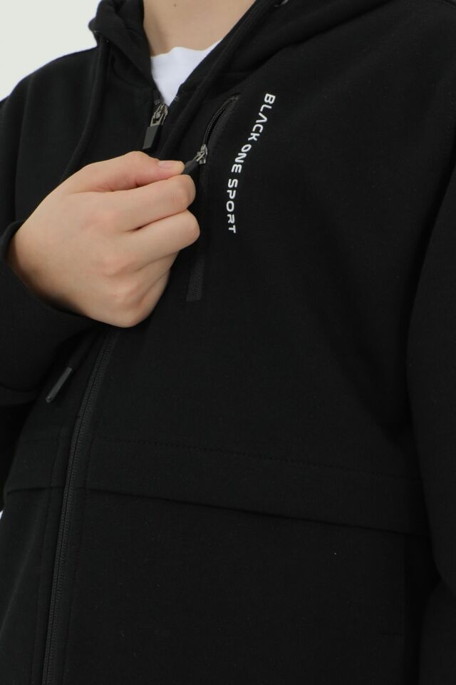 Erkek Çocuk Kapüşonlu Üç Parçadan Oluşan Baskı Detaylı Eşofman Takım