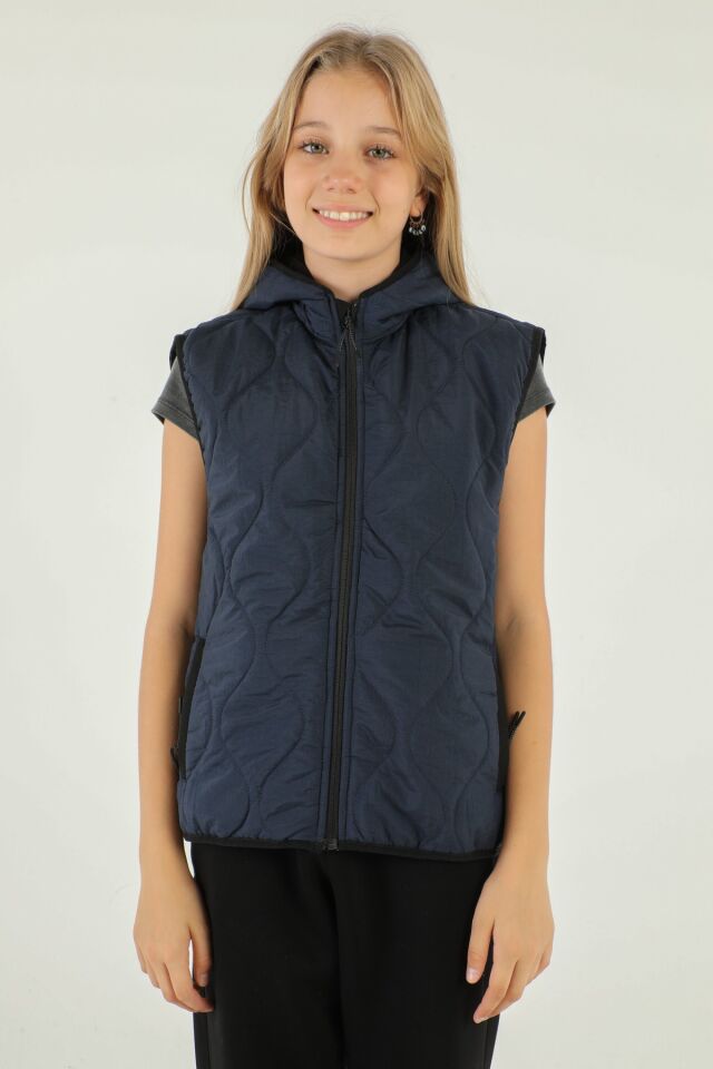 Kapüşonlu Çift Cepli Fermuar Detaylı Yelek