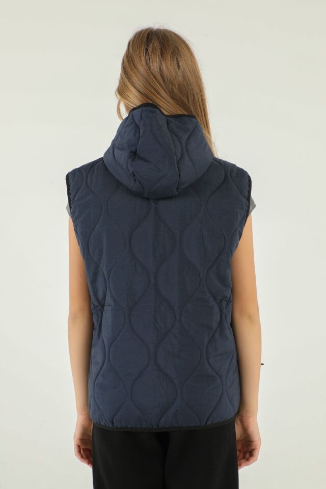 Kapüşonlu Çift Cepli Fermuar Detaylı Yelek