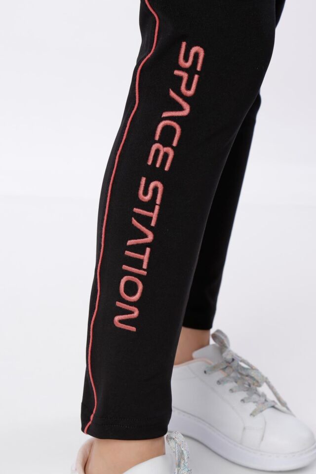 KIZ ÇOCUK NASA BASKILI KAPÜŞONLU T-SHIRT NAKIŞ DETAYLI TAYT 9-10 Yaş - MERCAN