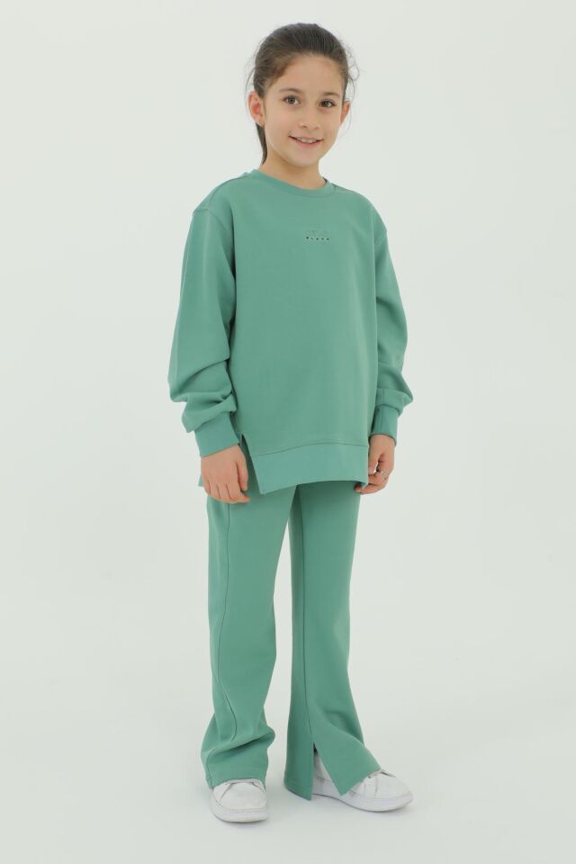 Kız Çocuk Pamuklu Eşofman Takımı – Baskı Detaylı, İspanyol Paça, Bisiklet Yaka