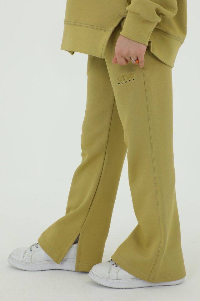 Kız Çocuk Pamuklu Eşofman Takımı – Baskı Detaylı, İspanyol Paça, Bisiklet Yaka ZEYTİN - 11-12 Yaş