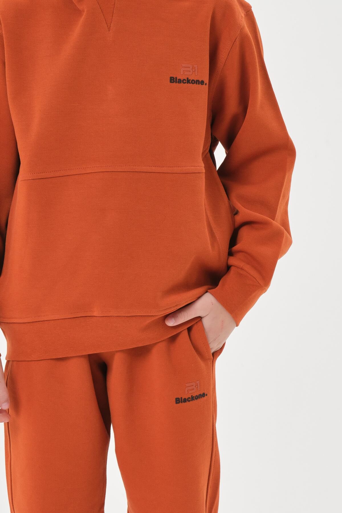 Kapüşonlu Çift Cepli Nakış Detaylı Erkek Çocuk Eşofman Takımı