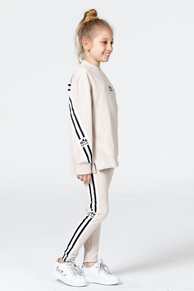 Black One Kız Çocuk Şerit Detaylı Salaş Sweat ve Tayt Spor Takım – Rahat Kesim, Yumuşak Kumaş 8-9 Yaş - TAŞ