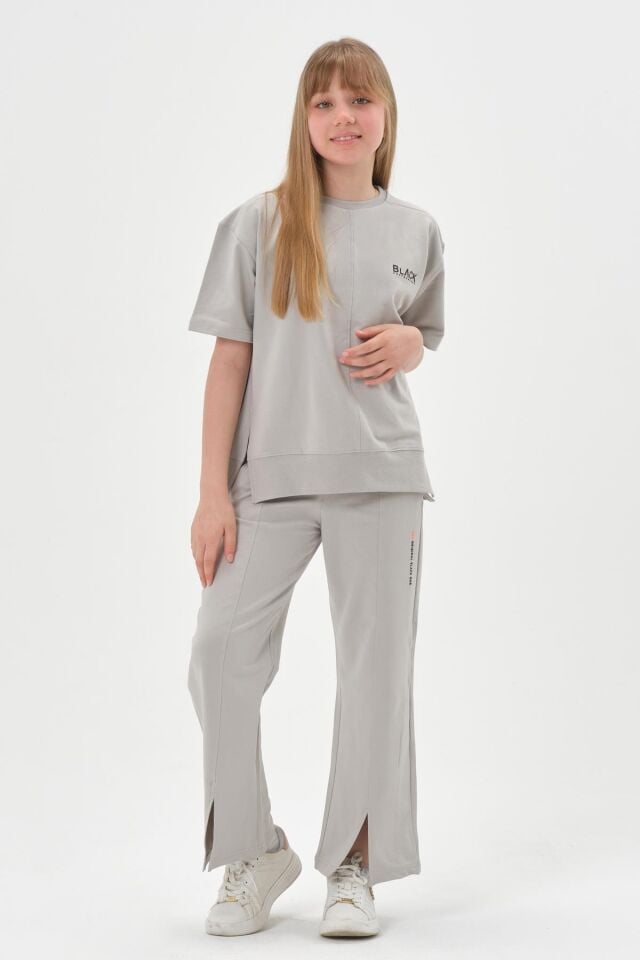 Black One Kız Çocuk Bisiklet Yaka Baskılı Yırtmaç Paça Detaylı Ekoseli Diyagonel Jakar Kumaş Alt üst takım