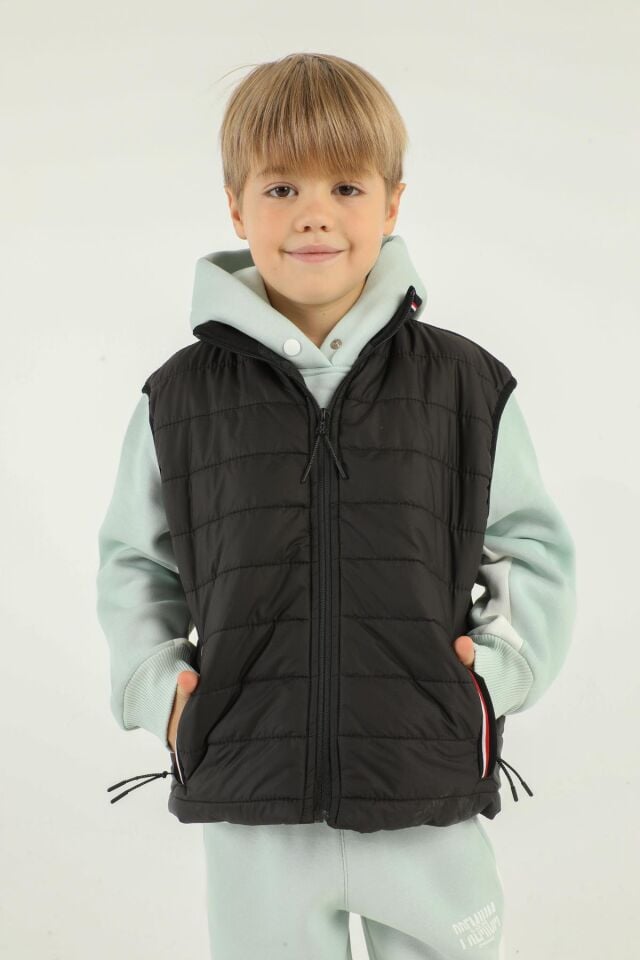 Dik Yaka Fermuar Detaylı Erkek Çocuk Yelek