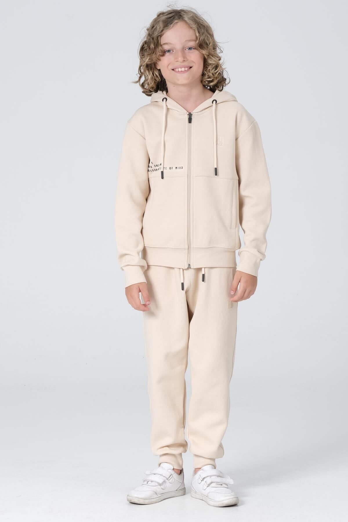Black One Erkek Çocuk Çelikli İnterlok Kumaş Fermuarlı Kapüşonlu Baskı Detaylı Çift Cep Eşofman Takımı 10-11 Yaş - BEJ