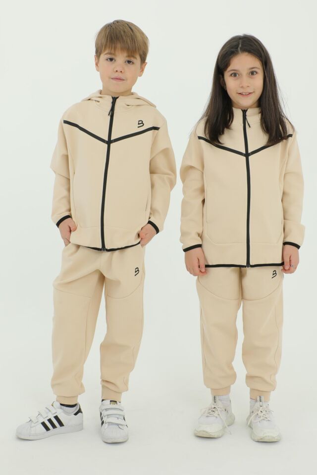 Kapüşonlu Şerit Baskı Detaylı Erkek Çocuk Eşofman Takımı