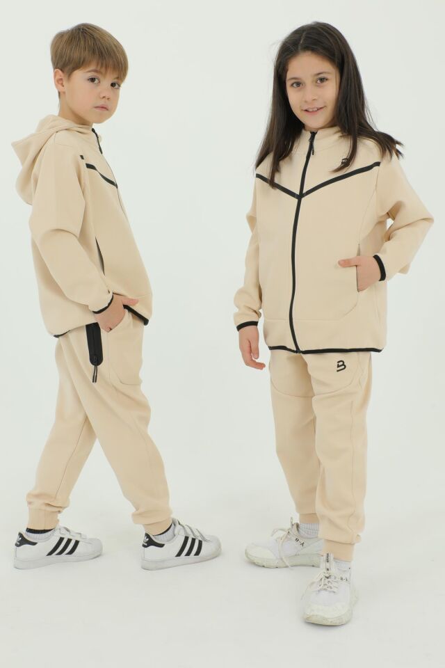 Kapüşonlu Şerit Baskı Detaylı Erkek Çocuk Eşofman Takımı
