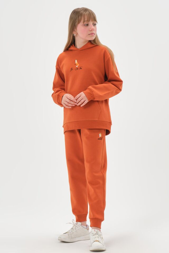 Kapüşonlu Nakış Detaylı Kız Çocuk Eşofman Takımı