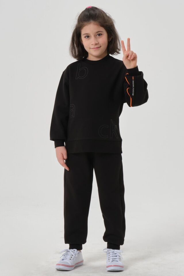 KIZ ÇOCUK BİSİKLET YAKA ÇELİKLİ İNTERLOK KUAMŞTAN BASKI DETAYLI EŞOFMAN ALT ÜST TAKIMI