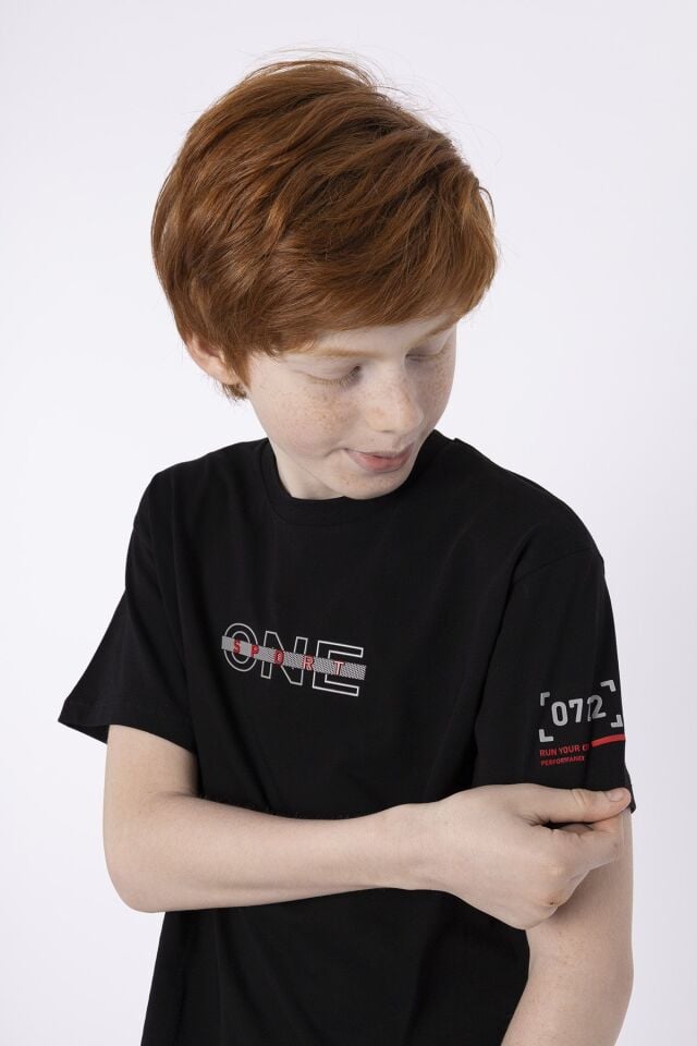 %100 PAMUK SÜPREM KUMAŞTAN ENJEKSİYON BASKILI ERKEK ÇOCUK T-SHIRT YAZLIK BİSİKLET YAKA BLACK ONE